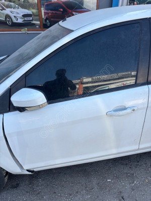 FORD FOCUS 2,5 SOL ÖN KAPI