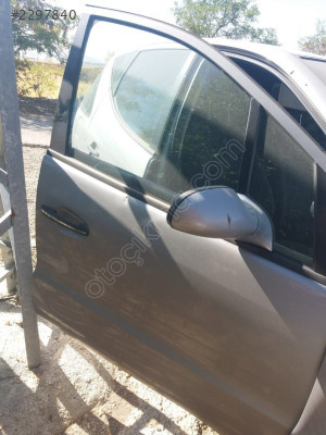 MERCEDES A170 SAĞ ÖN KAPI