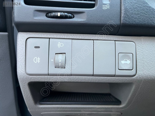 KIA CERATO BAGAJ AÇMA VE FAR AYAR DÜĞMELERİ