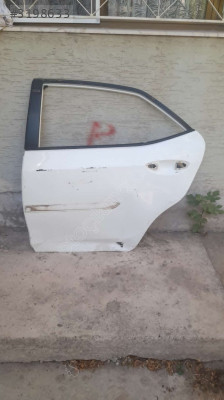 Toyota corolla sol arka kapı 2013_2018 arası