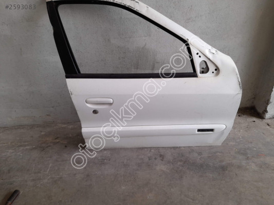 CİTROEN XSARA SAĞ ÖN KAPI HAFİF HASARLI