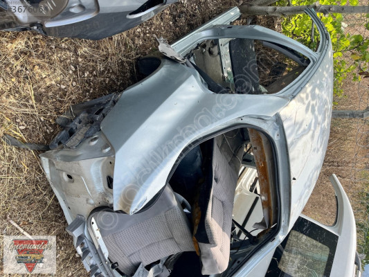 RENAULT LAGUNA 2 SOL ARKA ÇAMURLUK