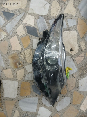 Toyota auris sağ far
