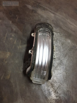 TOYOTA COROLLA SOL AYNA SİNYALİ ORJİNAL ÇIKMA