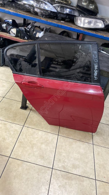 BMW F20 SAĞ ARKA KAPI