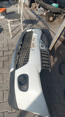 Mitsubishi L200 Dolu tampon 6400B862