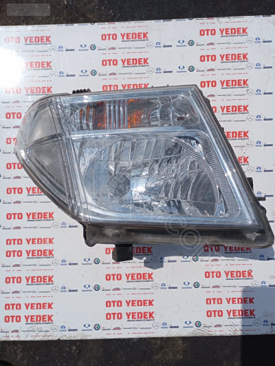 Nıssan Navara sağ ön far