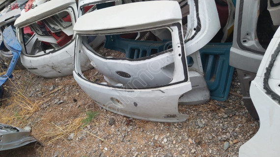 Volkswagen Polo 2014 model arka bagaj kapağı