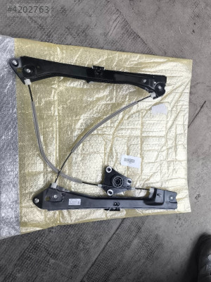 2015 Jetta sağ ön cam krikosu orijinal