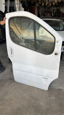 Renault trafik sağ ön kapı orjinal