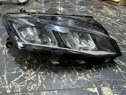 Peugeot 408 ön sağ far bütün parçaları mevcut
