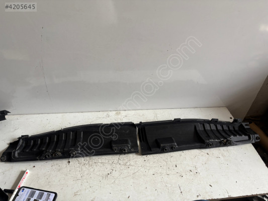 RENAULT FLUENCE ÖN CAM IZGARASI ALTI KIRIK