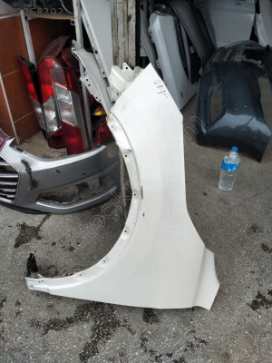 Nissan Qashqai sol ön çamurluk