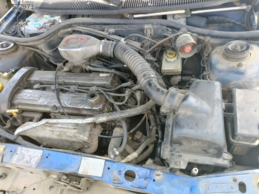 Ford escort 1.6 hava filtre kutusu