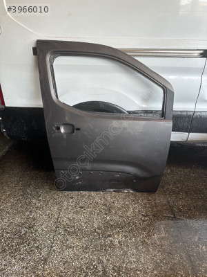 Citroen berlingo sağ ön kapı