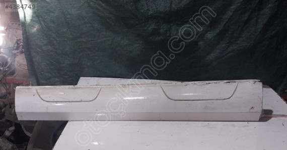 8U0853960D orj audi Q3 sağ ön kapı bandı