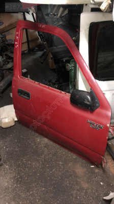 TOYOTA HİLUX ESKİ MODEL SAĞ ÖN KAPI