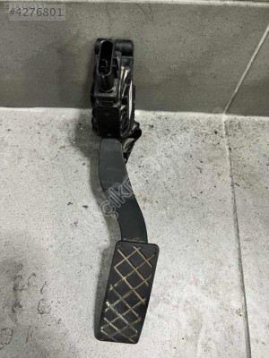 Golf 7 çıkma elektrikli gaz pedalı orjinal 5Q1 723 503 F