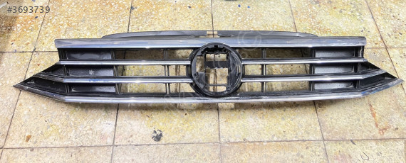 Orjinal VW Passat B8.5 Kromlu Ön Panjur Çıkma Parça