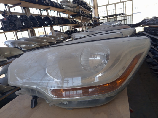 Citroen C4 Makyajlı sol ön far
