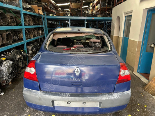 Renault Megane 2 bagaj kapağı