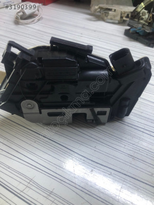 Volkswagen Jetta Kapı Kilidi Ön Sağ