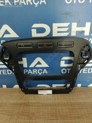 FORD MONDEO TEYP ÇERÇEVESİ