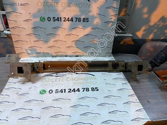 PEUGEOT 307 ÖN TAMPON DEMİRİ 7106.C0 ORJİNAL ÇIKMA