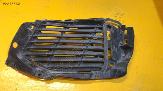 Peugeot 3008 P84E Ön Tampon Sol Alt Izgarası ÇIKMA 9810870377