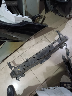 Volkswagen Passat b7 ön tampon demiri orjinal çıkma parça