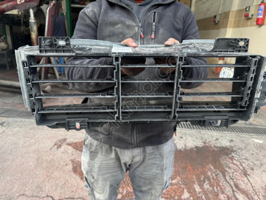 DACİA SANDERO JOGGER ON İZGARA HAVA YÖNLENDİRİCİ ORJINAL