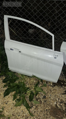 2012 FORD FİESTA SAĞ ÖN KAPI