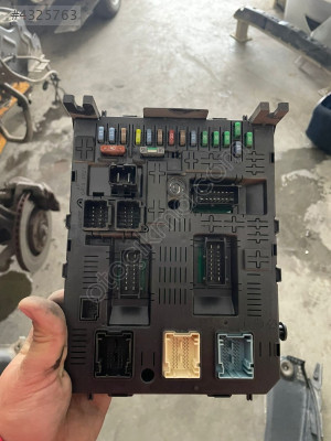 CITROEN BERLİNGO SİGORTA KUTUSU ORJİNAL ÇIKMA