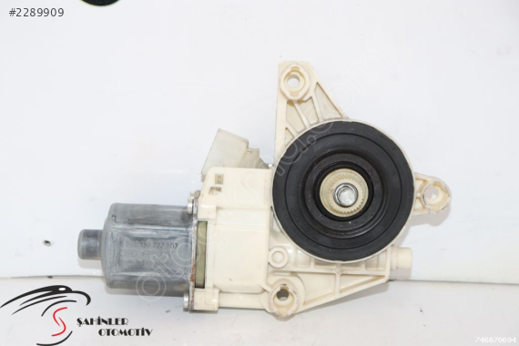 MERCEDES C SERİSİ A204 W204 SOL ÖN CAM SİLECEK MOTORU