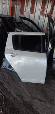 SUZUKİ SWİFT SAĞ ARKA KAPI ÇIKMA DOLU ORJİNAL