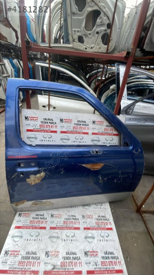 NİSSAN SKYSTAR SAĞ ÖN KAPI ÇIKMA YEDEK PARÇA