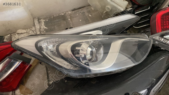 Hyundai i30 İçin Çıkma Sağ Far - Mercekli ve Orjinal