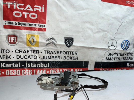 Renault Master 3 Çıkma Orjinal Sürgülü Kapı Kilidi