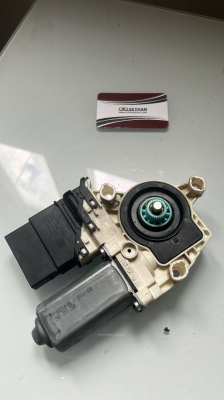 1K0959704AF seat leon 2010 sağ arka kapı cam motoru