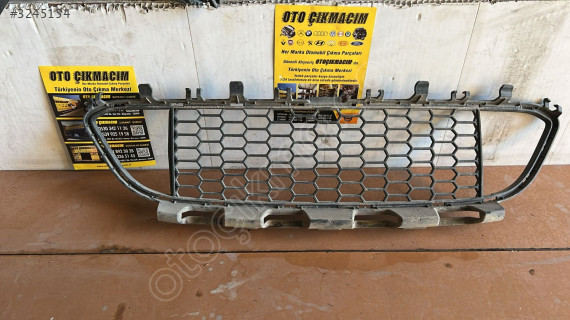 BMW 3 SERİSİ F30 M ÖN TAMPON ORTA IZGARA