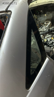 FORD FOCUS 1 SEDAN ARKA SAĞ KELEBEK CAMI