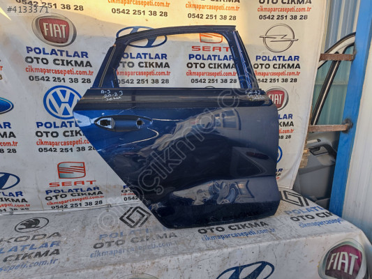 Audi A3 sedan sağ arka kapı