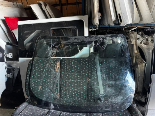 FORD TOURNEO ÖN CAM KONUK OTO 05323167897