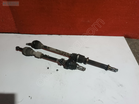 Clio 4 aks