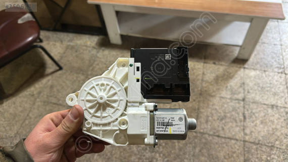 2011-2016 WV JETTA SAĞ ÖN CAM MOTORU ORJ ÇIKMA
