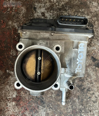 TOYOTA COROLLA GAZ KELEBEĞİ ÇIKMA 22030-37010