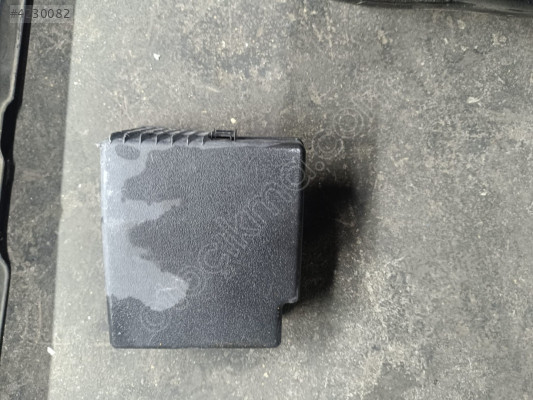 MITSUBISHI L200 SIGORTA KUTUSU KAPAĞI