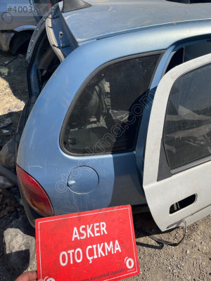 Corsa b sağ sol arka çamurluk kelebek camı depo kapağı