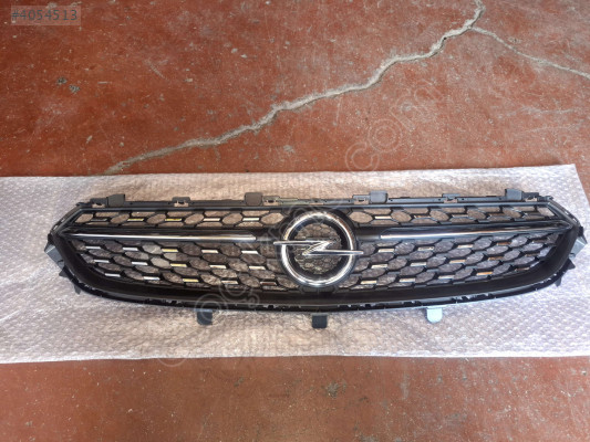 ÖZMEN OPEL CORSA F ÖN PANJUR AMBLEMİ KOMPLE