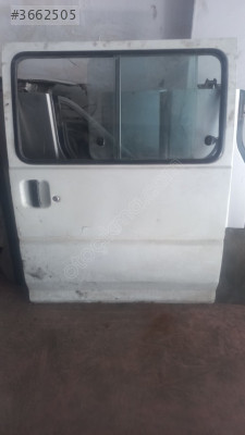 Mitsubişhi L300 sol Orta kapı
